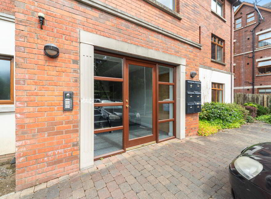 2 Greenwich Mews, 24 Upper Lisburn Road, Belfast, BT10 0FL