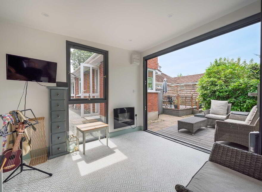4 Lennox Avenue, Belfast, BT8 6LA