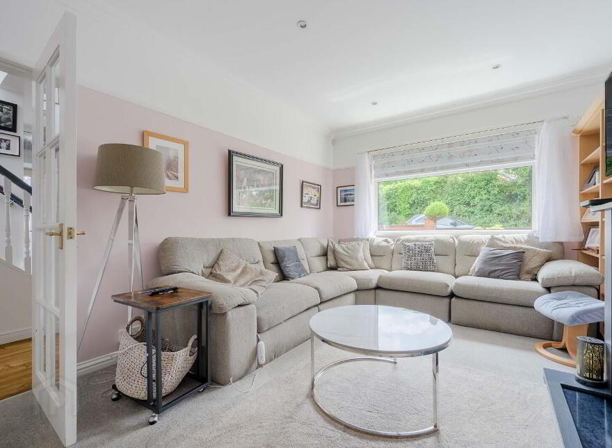 4 Lennox Avenue, Belfast, BT8 6LA