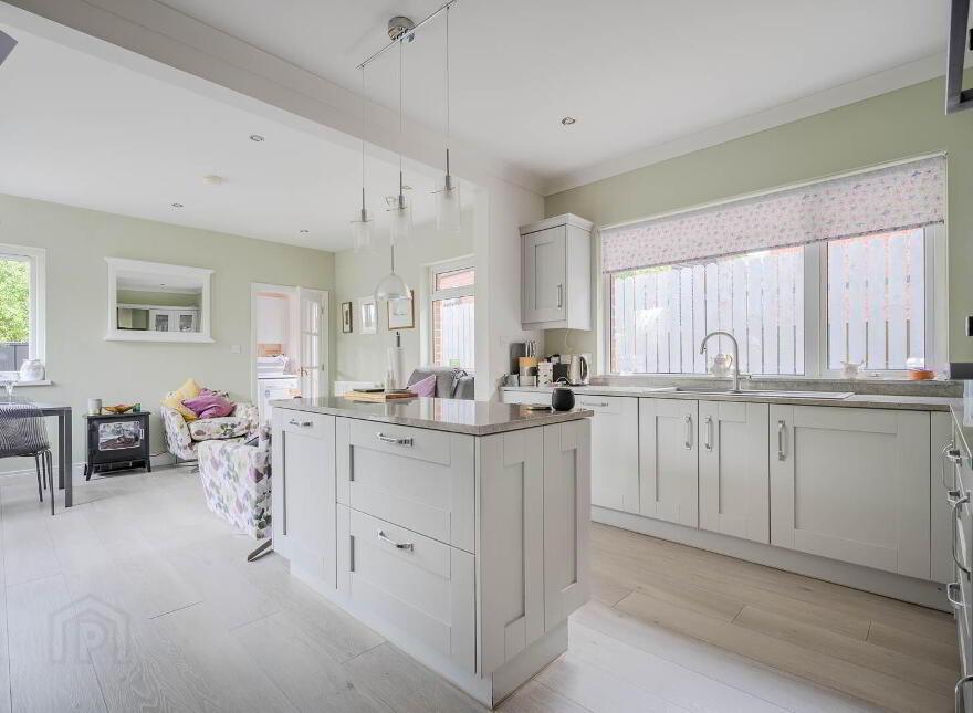 4 Lennox Avenue, Belfast, BT8 6LA
