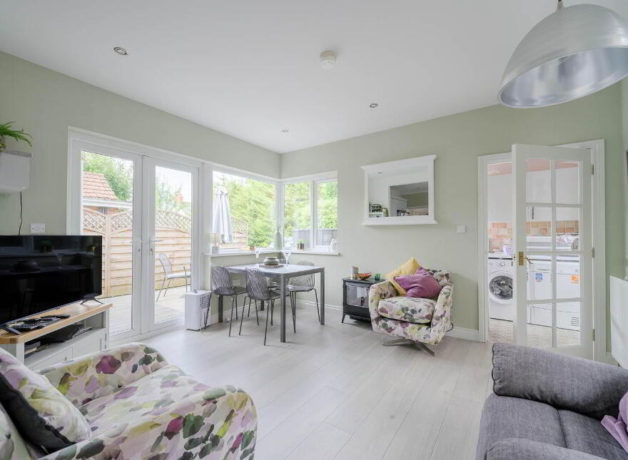 4 Lennox Avenue, Belfast, BT8 6LA