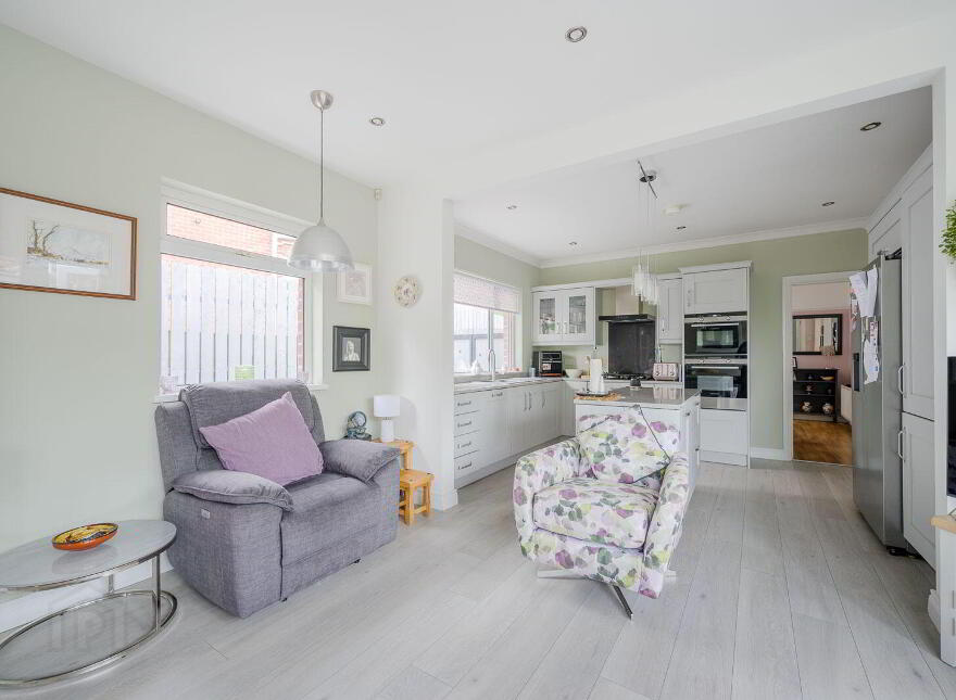 4 Lennox Avenue, Belfast, BT8 6LA