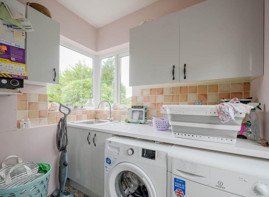4 Lennox Avenue, Belfast, BT8 6LA
