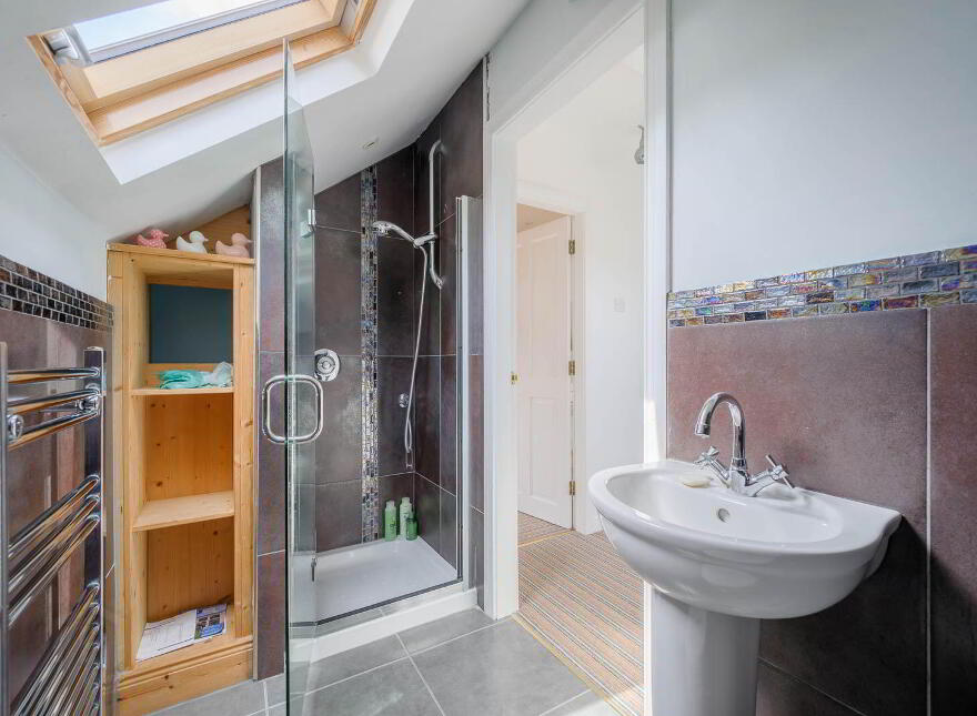 4 Lennox Avenue, Belfast, BT8 6LA
