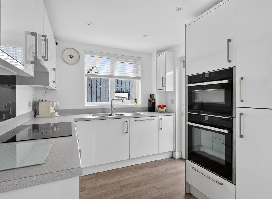 33 Katrine Park, Belfast, BT10 0HT