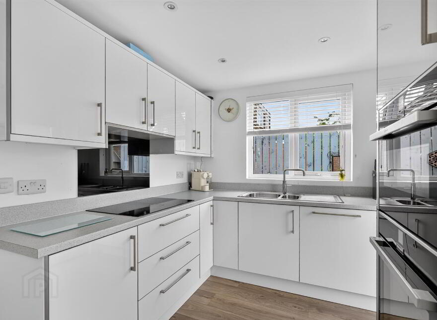33 Katrine Park, Belfast, BT10 0HT