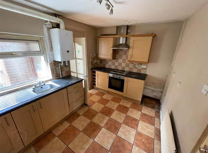 4 Beechmount Parade, Belfast, BT12 7LW