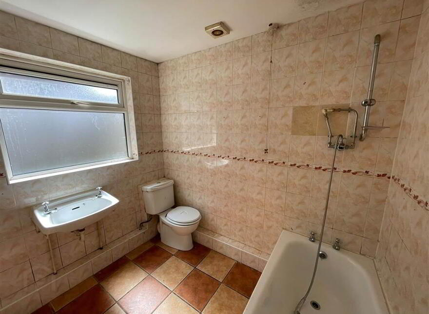 4 Beechmount Parade, Belfast, BT12 7LW