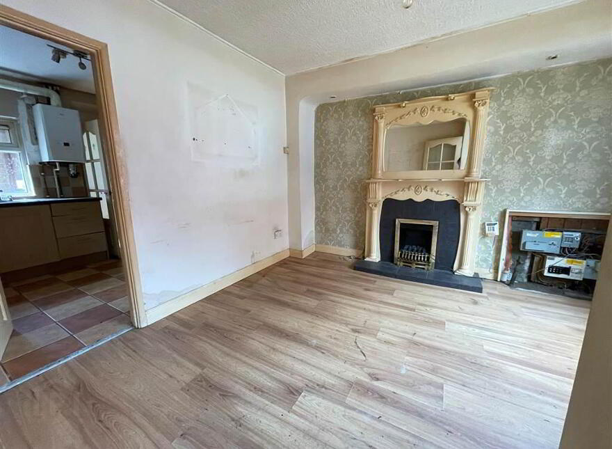4 Beechmount Parade, Belfast, BT12 7LW
