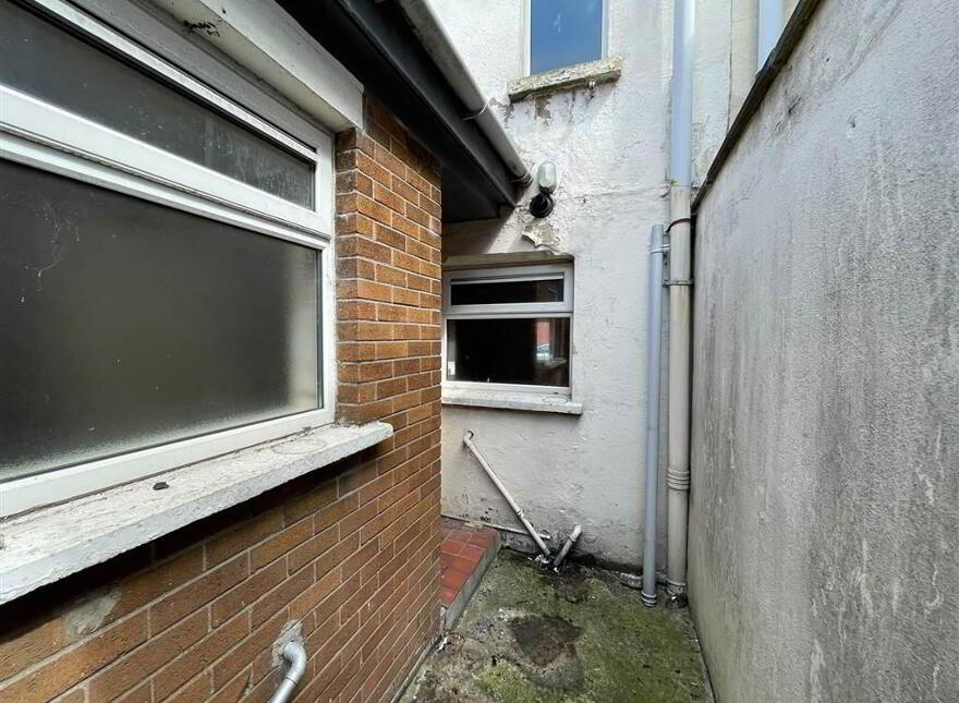 4 Beechmount Parade, Belfast, BT12 7LW