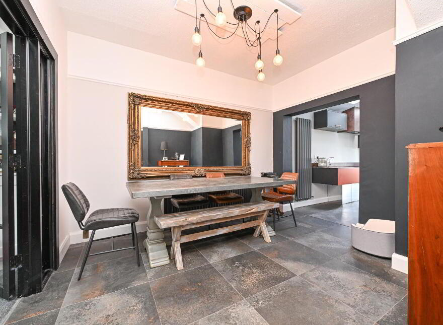 39 Groomsport Road, Bangor, BT20 5LP