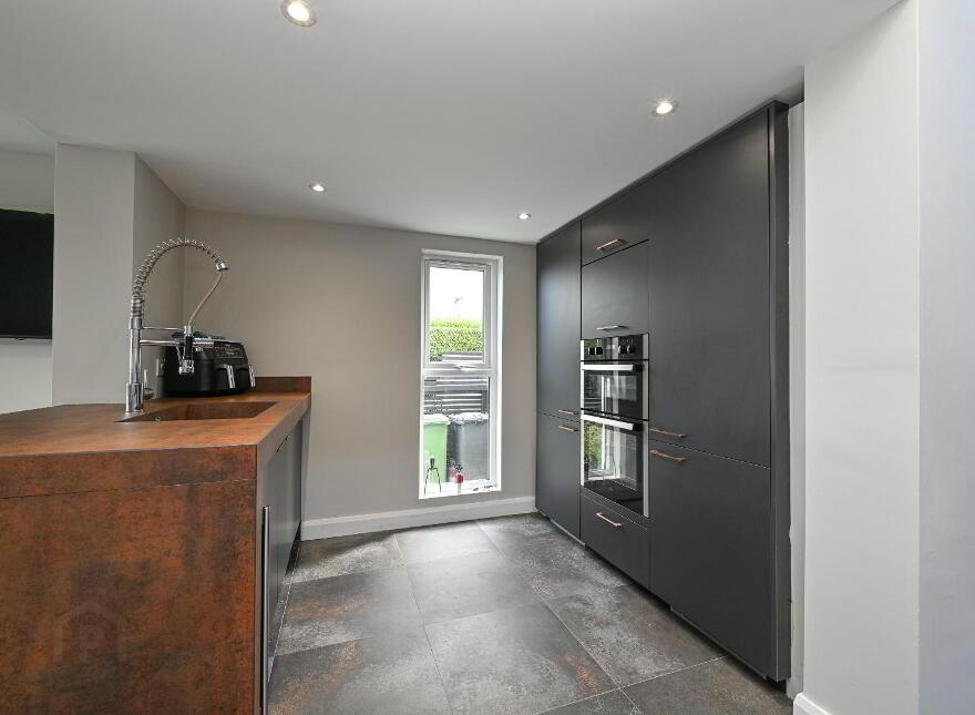 39 Groomsport Road, Bangor, BT20 5LP