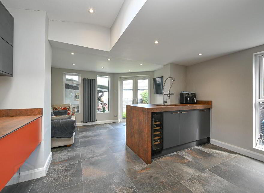 39 Groomsport Road, Bangor, BT20 5LP