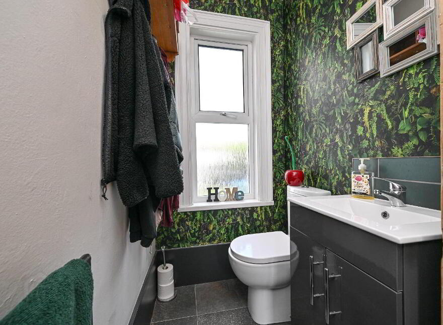 39 Groomsport Road, Bangor, BT20 5LP