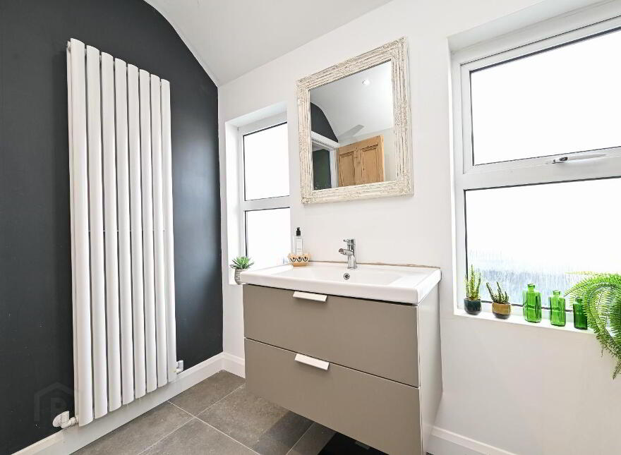 39 Groomsport Road, Bangor, BT20 5LP