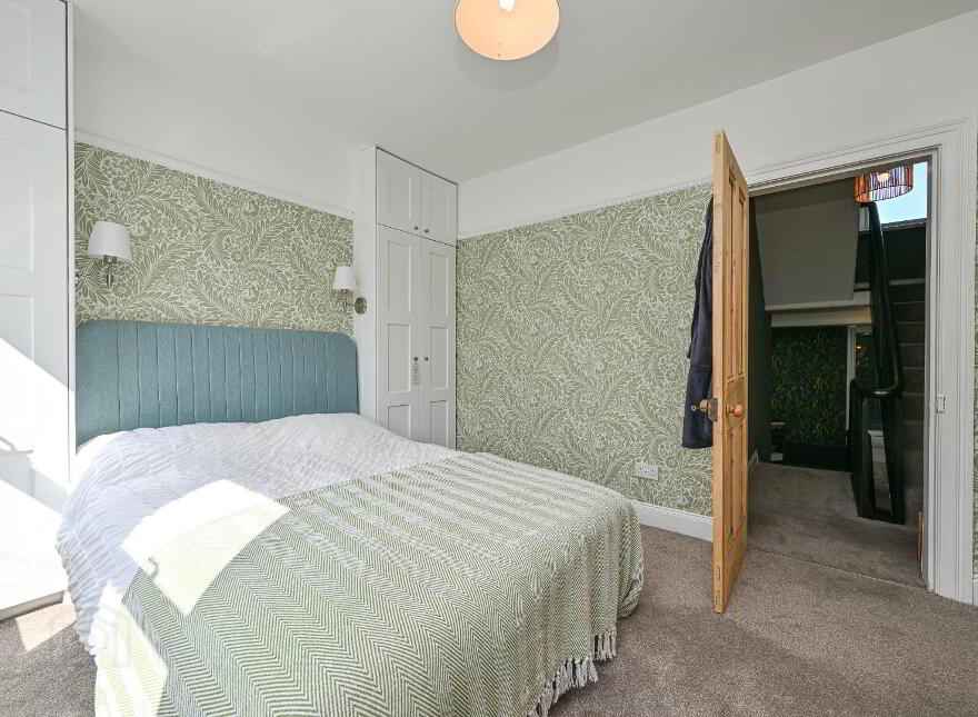 39 Groomsport Road, Bangor, BT20 5LP