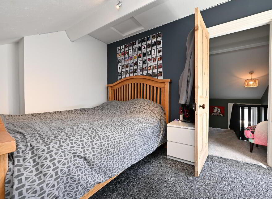 39 Groomsport Road, Bangor, BT20 5LP