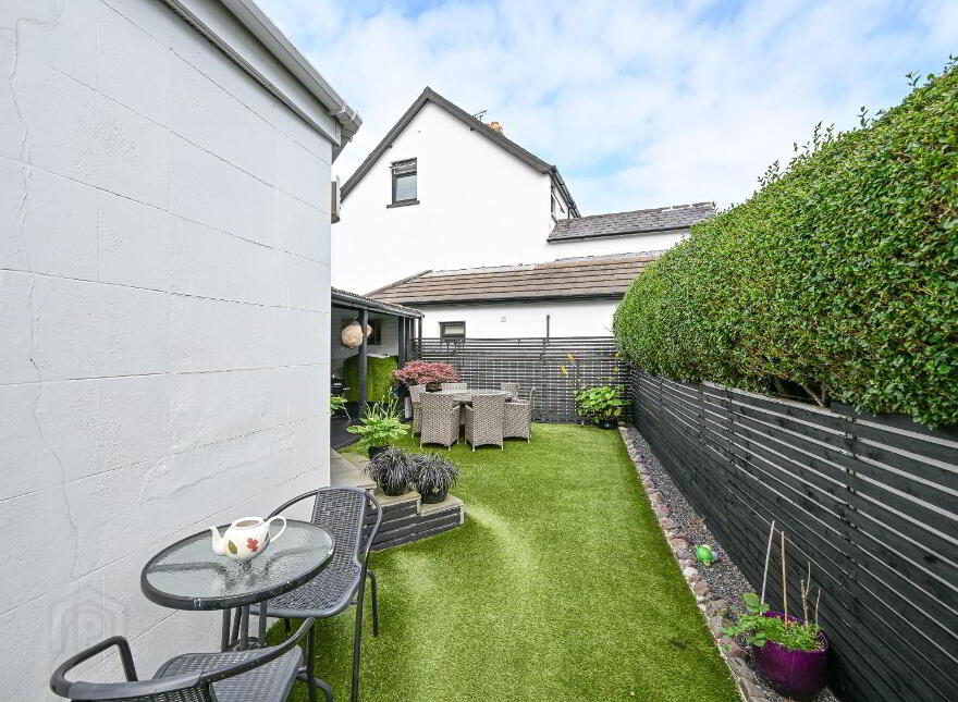 39 Groomsport Road, Bangor, BT20 5LP