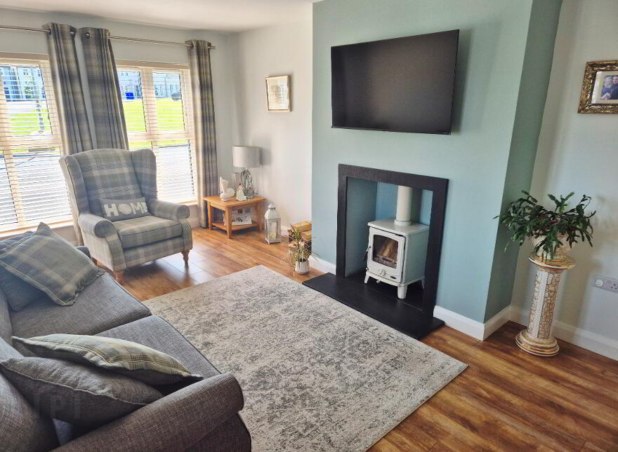 45 Magheraboy Avenue, Portrush, BT56 8GW