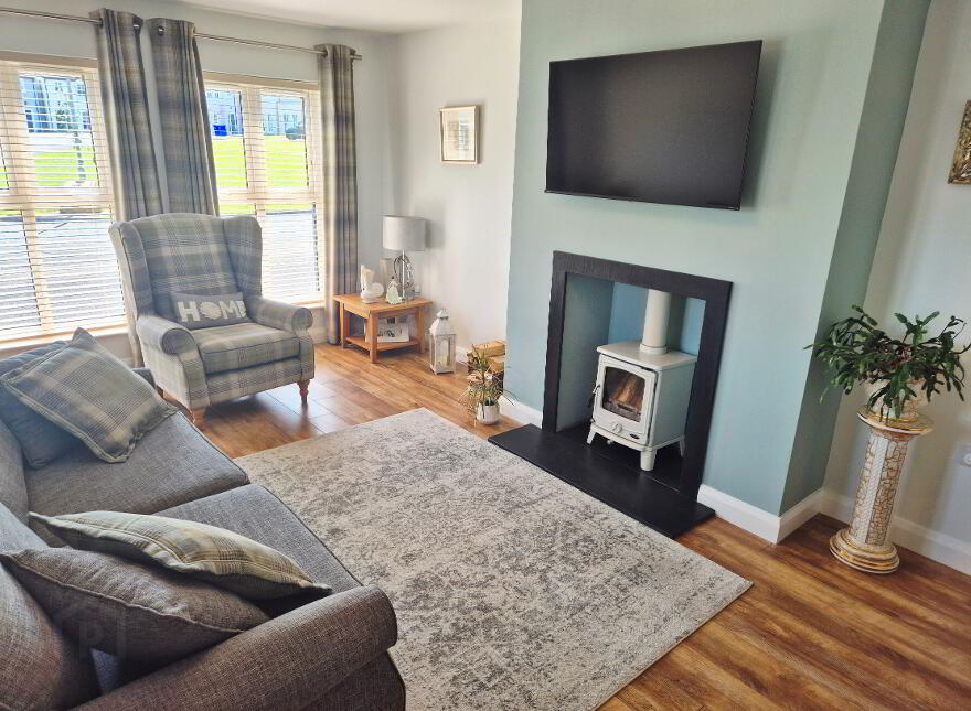 45 Magheraboy Avenue, Portrush, BT56 8GW