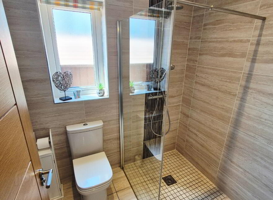45 Magheraboy Avenue, Portrush, BT56 8GW