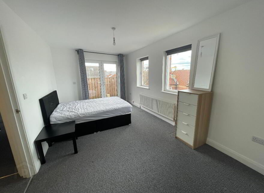Apt 4, 42 - 46 Upper Newtownards Road, Belfast, BT4 3EL