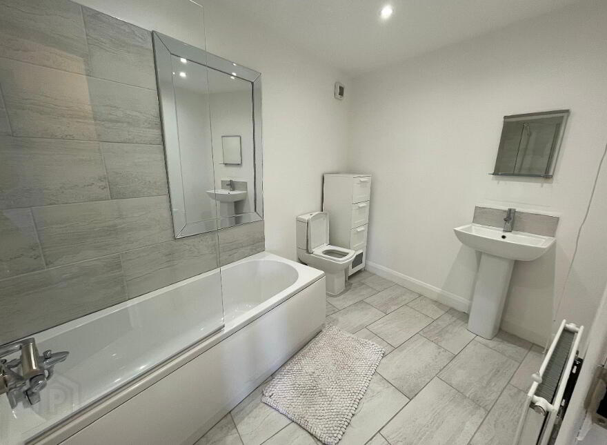 Apt 4, 42 - 46 Upper Newtownards Road, Belfast, BT4 3EL
