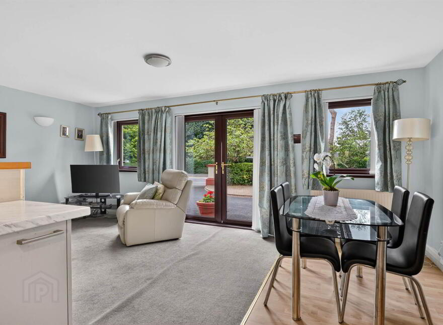 Apartment 5 The Hollies 109 North Road, Ballyhackamore, Belfast, BT5 5NF