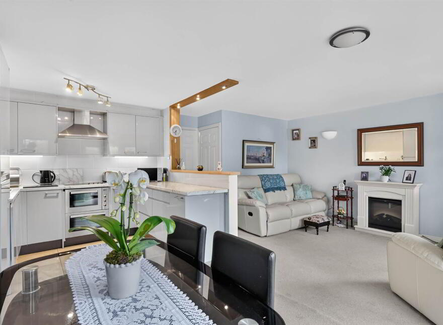 Apartment 5 The Hollies 109 North Road, Ballyhackamore, Belfast, BT5 5NF