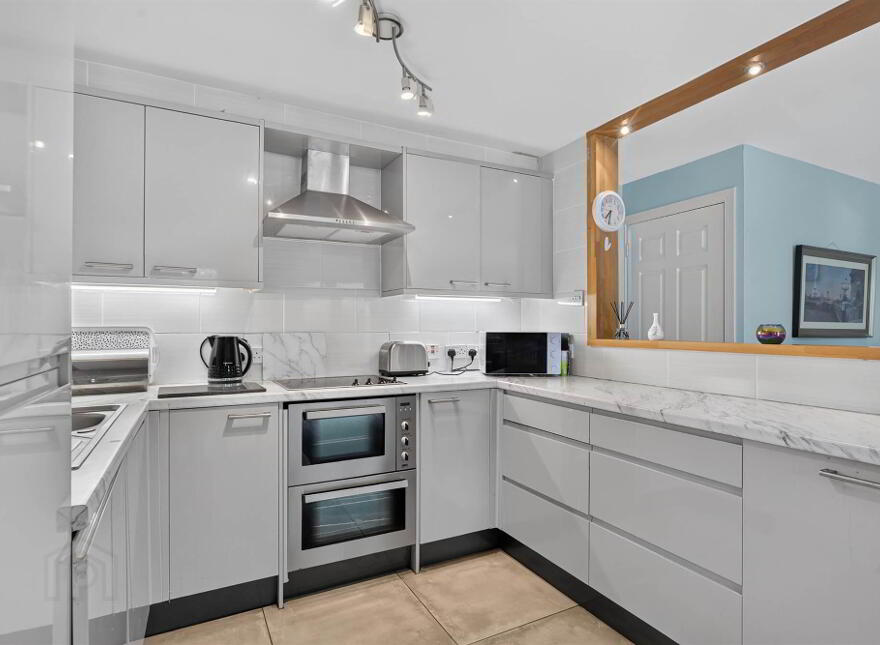 Apartment 5 The Hollies 109 North Road, Ballyhackamore, Belfast, BT5 5NF