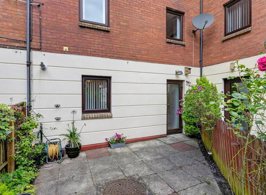 Apartment 5 The Hollies 109 North Road, Ballyhackamore, Belfast, BT5 5NF
