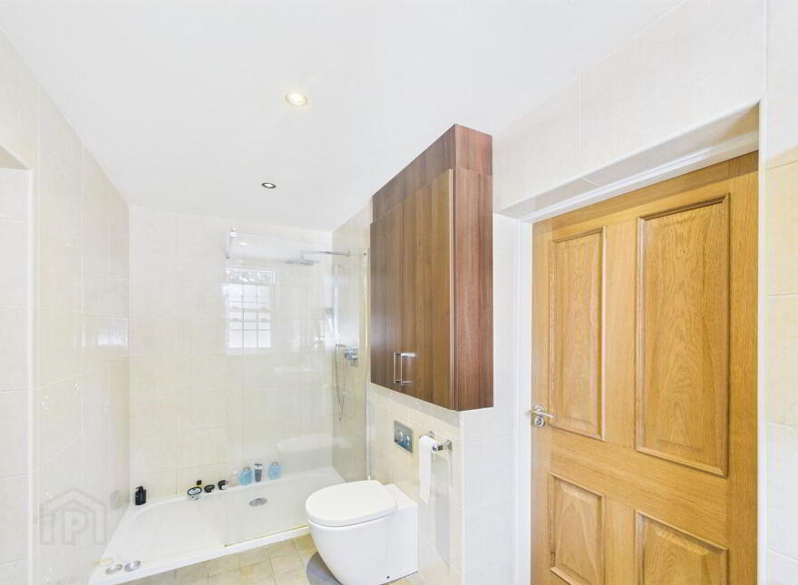 Apt 15, 6 Danesfort Park North, Belfast, BT9 5RB