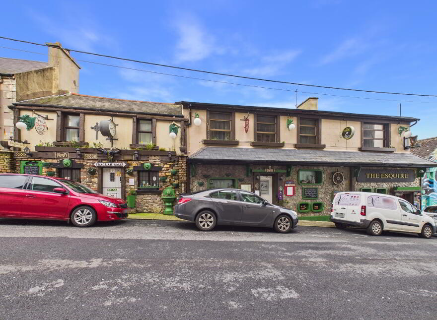 The Esquire / Raglan Road, Little Market Street, Tramore, X91N638