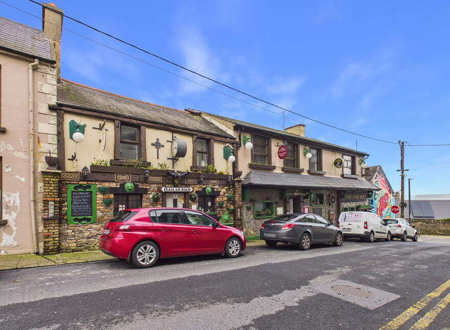 The Esquire / Raglan Road, Little Market Street, Tramore, X91N638