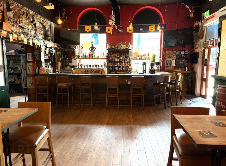 Lilly O`briens Public House & Apartments, Castle Street, Roscrea, E53H586