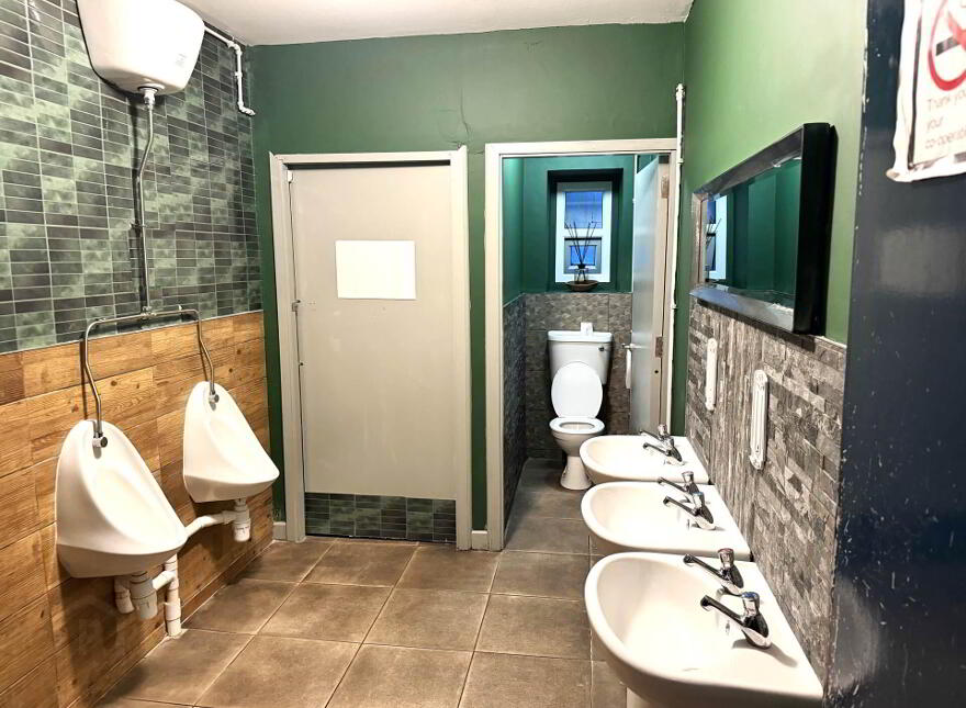 Lilly O`briens Public House & Apartments, Castle Street, Roscrea, E53H586