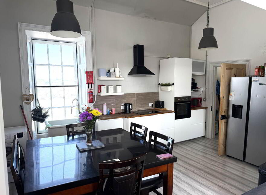 Lilly O`briens Public House & Apartments, Castle Street, Roscrea, E53H586