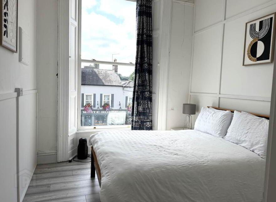Lilly O`briens Public House & Apartments, Castle Street, Roscrea, E53H586