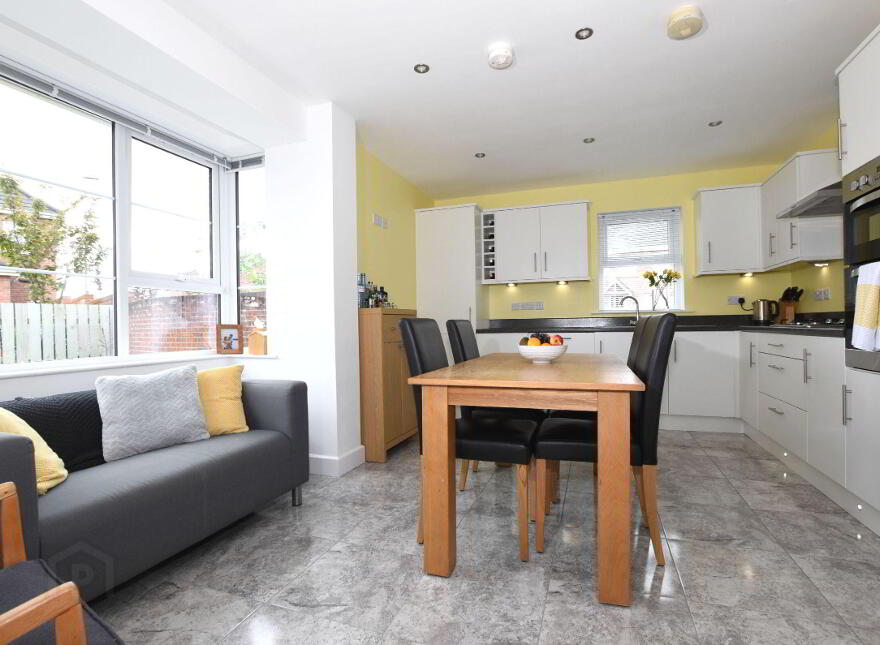 32 Ayrshire Park, Lisburn, BT28 2LT