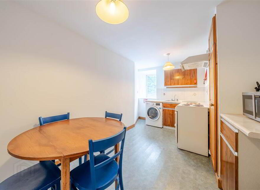 3 Restaurant (Sage) & Apartments, 10 High Street, Westport, F28X726