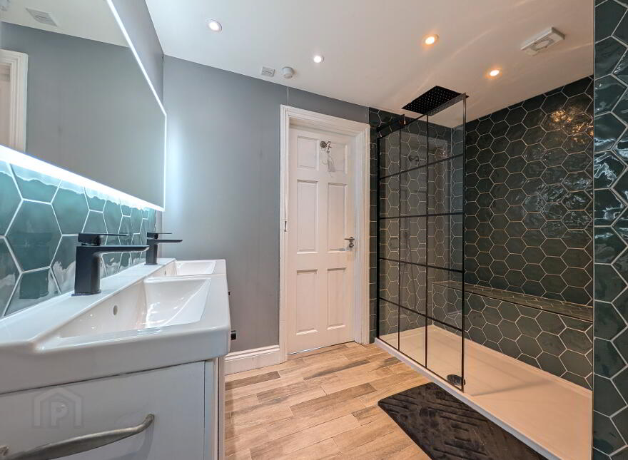 8 Church Close, Dundrum, BT33 0SB