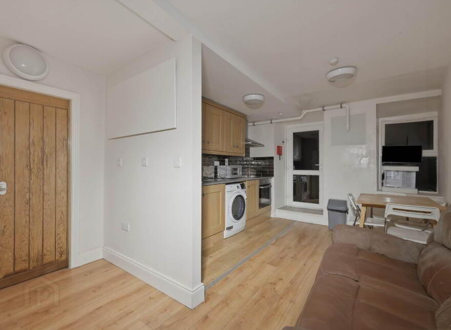 52 Amiens Street, Dublin, D01A995