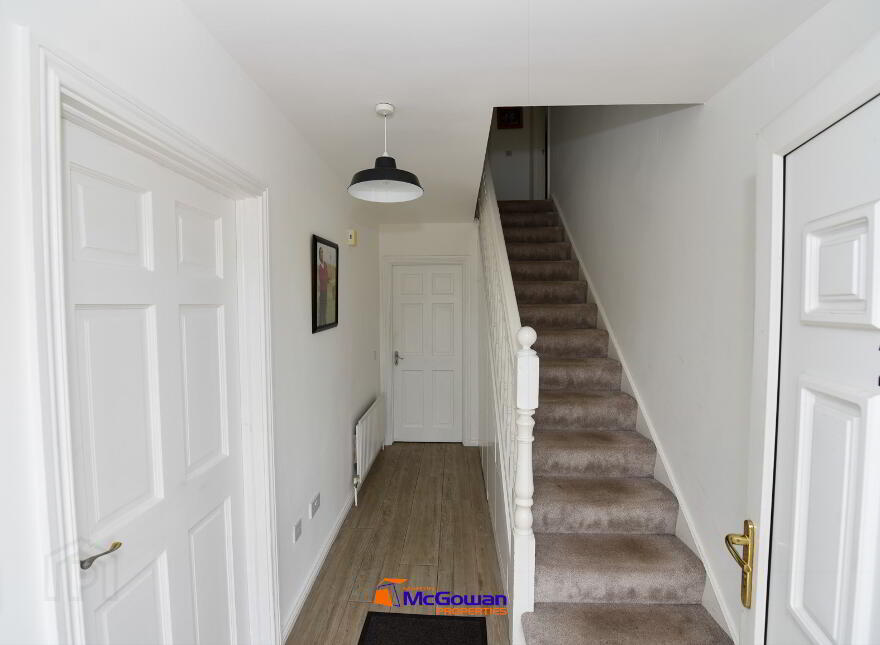 28 Lawnsdale, Navenny, Ballybofey, F3YV61