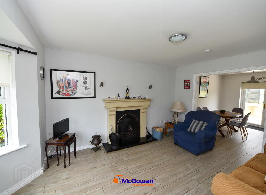 28 Lawnsdale, Navenny, Ballybofey, F3YV61