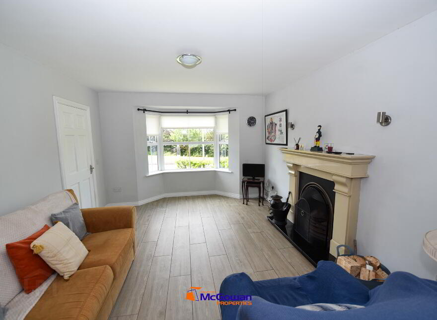 28 Lawnsdale, Navenny, Ballybofey, F3YV61
