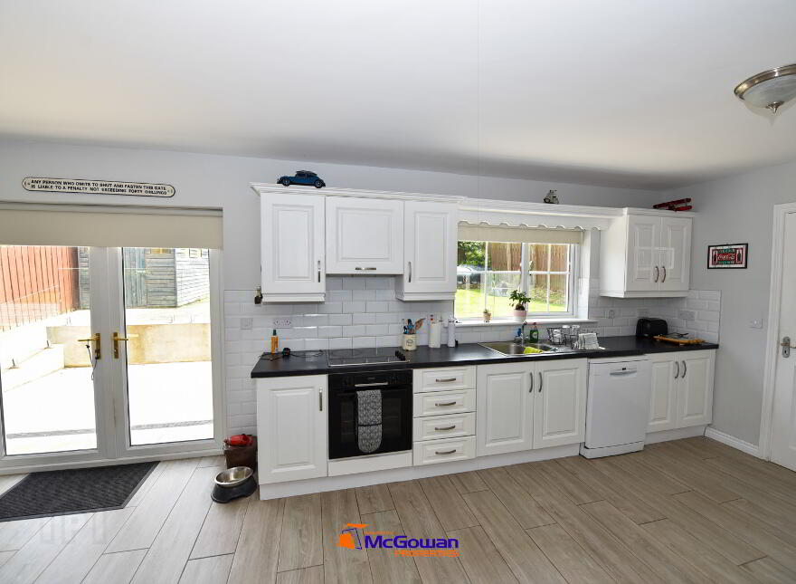 28 Lawnsdale, Navenny, Ballybofey, F3YV61