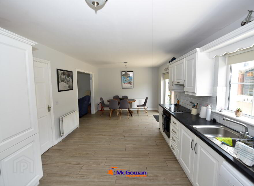 28 Lawnsdale, Navenny, Ballybofey, F3YV61