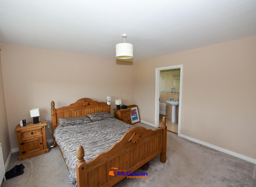 28 Lawnsdale, Navenny, Ballybofey, F3YV61