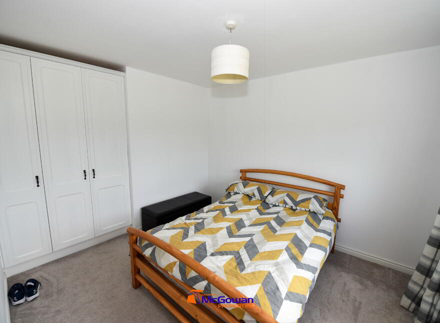 28 Lawnsdale, Navenny, Ballybofey, F3YV61