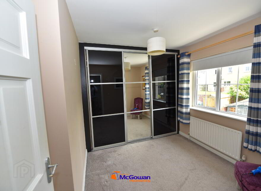 28 Lawnsdale, Navenny, Ballybofey, F3YV61